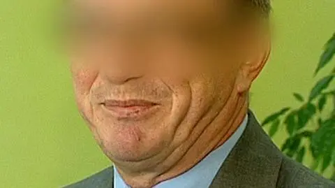 Burmistrz spokojnie pracuje w urzędzie