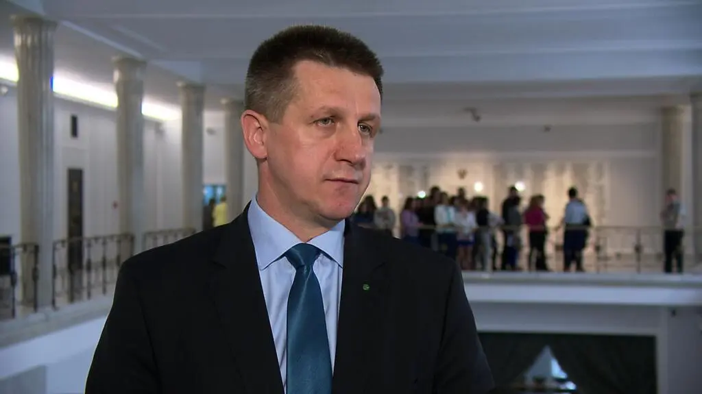 Bury o zarzutach dla marszałka 