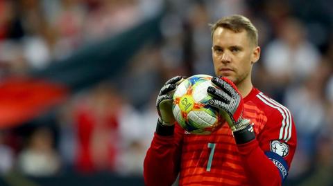 "Bild": Neuer chce zarabiać 20 milionów euro. Negocjacje w martwym punkcie