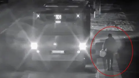 Jechali autobusem z kanistrami. Kierowca nie pozwolił im wysiąść, policja zatrzymała za kradzież paliwa