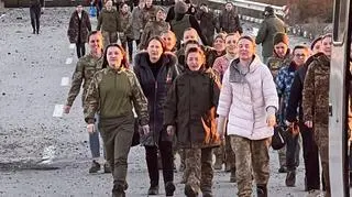 Aktualnie czytasz: “Я повинна була з’їсти миску смердючої каші з щурячим послідом, інакше мене чекало покарання”. Це міг бути “стакан” або підвал
