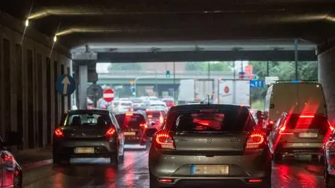 Ocena wzrokowa, mierniki prędkości i nagrania od kierowców. Tak policja będzie egzekwować nowe przepisy