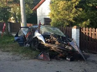 Policja: pijany kierowca stracił panowanie nad pojazdem, wypadł z drogi