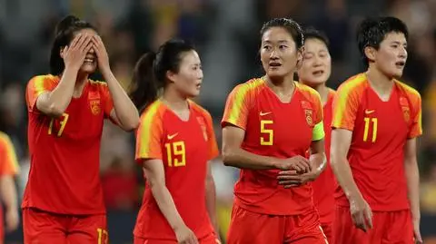 "Niewystarczająco czarne włosy". Absurdalny walkower w Chinach