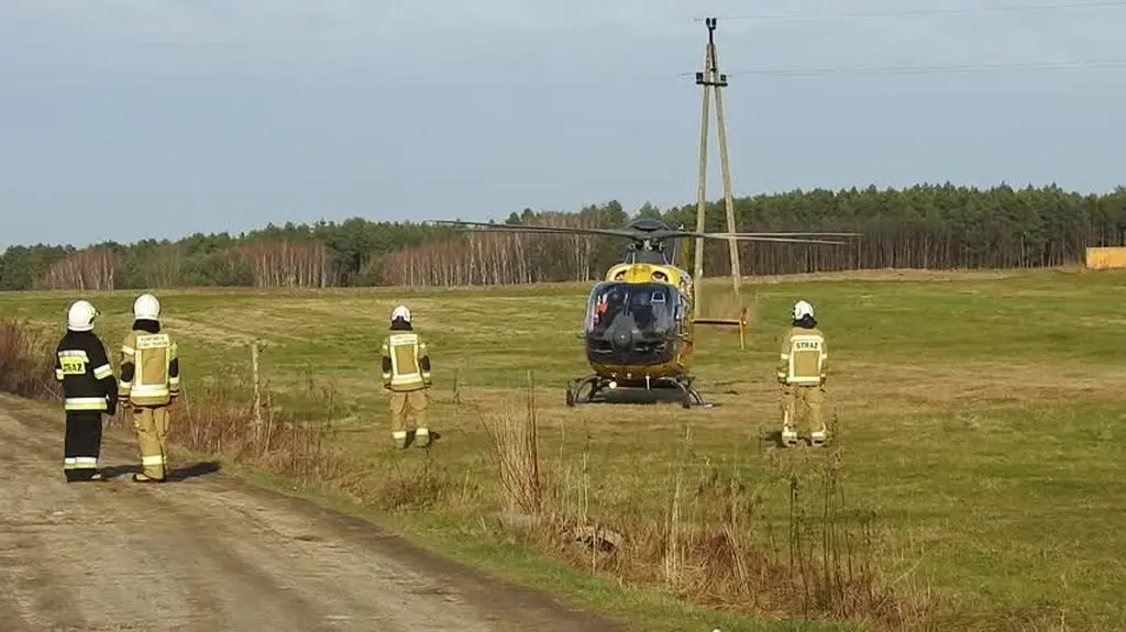 Śmigłowiec przetransportował rannego mężczyznę do szpitala
