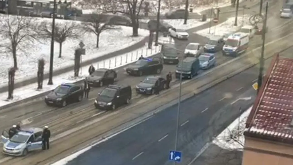 Świadek zdarzenia: policja zabezpieczyła samochód po czym został odholowany