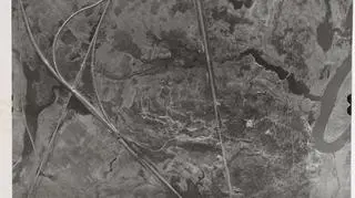 Lotnicze zdjęcie okolic Lasu Katyńskiego wykonane z niemieckiego samolotu rozpoznawczego 28 kwietnia 1944 roku