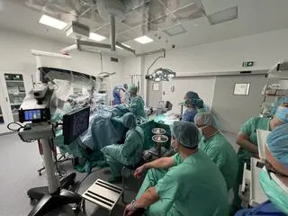 Pierwsza w Małopolsce operacja wszczepienia implantu ślimakowego u dorosłego pacjenta