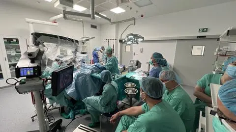 Pierwsza w Małopolsce operacja wszczepienia implantu ślimakowego u dorosłego pacjenta