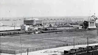 Budowa Dworca Morskiego i Magazynu Tranzytowego na Molo Pasażerskim, 1933 r
