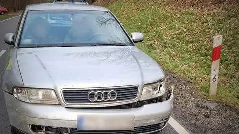 Tuż po kolizji kierowca zamienił się miejscem z jednym z pasażerów