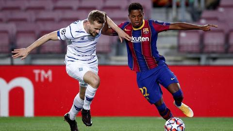 Barcelona namęczyła się z Dynamem. Nieuznany gol Kędziory