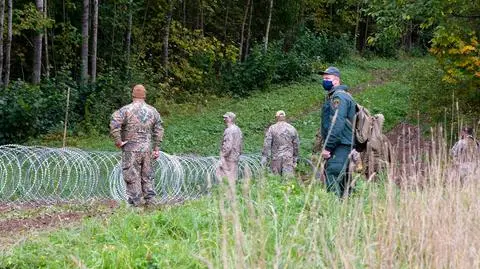 Litewscy żołnierze przy granicy z Białorusią (zdjęcie z 28 września)