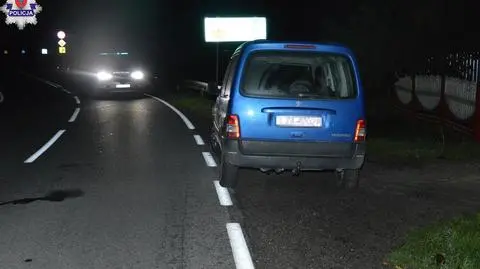 Leżał w nocy na jezdni. Najechał na niego samochód