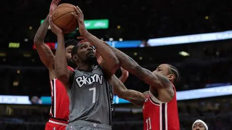 Starcie gigantów w NBA. Nets zdobyli Chicago