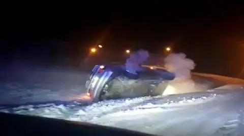 Ucieczę przed policją zakończył w rowie