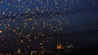 W tym roku prócz puszczania lampionów organizatorzy przygotowali bogaty program artystyczny