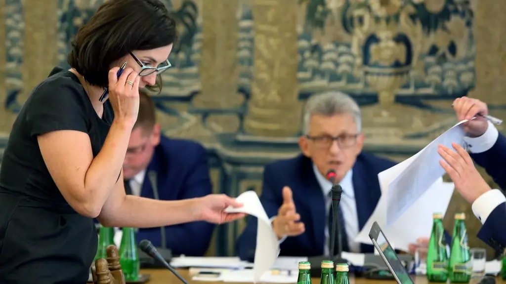 Pawłowicz do Gasiuk-Pihowicz: babo, weź się w końcu wygadaj i uspokój (Szkło kontaktowe)