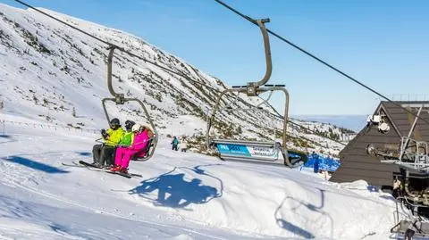 zakopane narty wyciag  shutterstock_1308960310