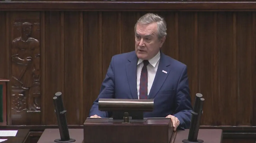 Gliński: powinniśmy milczeć i wstydzić się wszyscy jako Polacy za to jak upamiętnione jest to miejsce w tej chwili