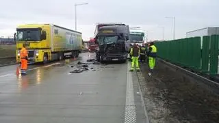 Na A4 zderzyły się trzy samochody ciężarowe