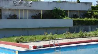 Obecny stan basenu przy ulicy Eisenberga 