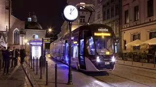 Tramwaj Nevelo ma wbudowany w drzwiach system zliczenia pasażerów