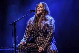  Alanis Morisette