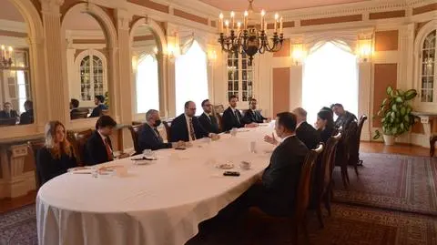 Wiceminister Przydacz podczas rozmów z doradcami Bidena