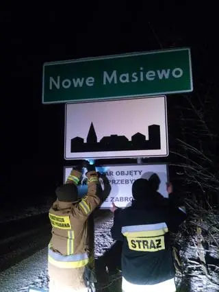 Tablice wymieniane były przez strażaków PSP i OSP 