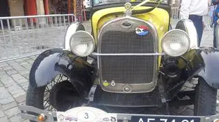 Zabytkowy samochód marki Ford