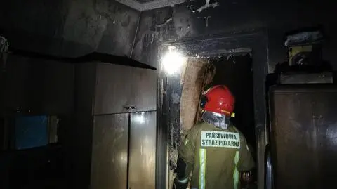 Wynieśli 80-latkę z płonącego mieszkania. Kobieta zmarła w szpitalu