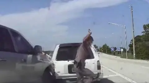 Kamera w radiowozie zarejestrowała wypadek na autostradzie