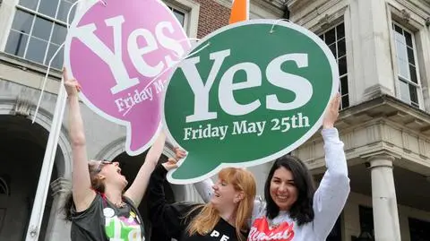 Irlandczycy za liberalizacją prawa do aborcji. Premier: to historyczny dzień