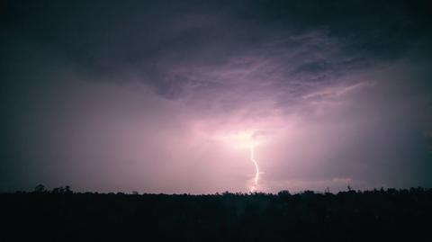Czeka nas noc z groźnymi burzami. Za dnia zagrzmi w górach