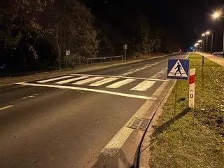 Mieszkańcy od lat bezskutecznie prosili o wyznaczenia przejścia. Namalowali je sami