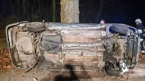 Nocny pościg zakończony dachowaniem, nagranie ku przestrodze