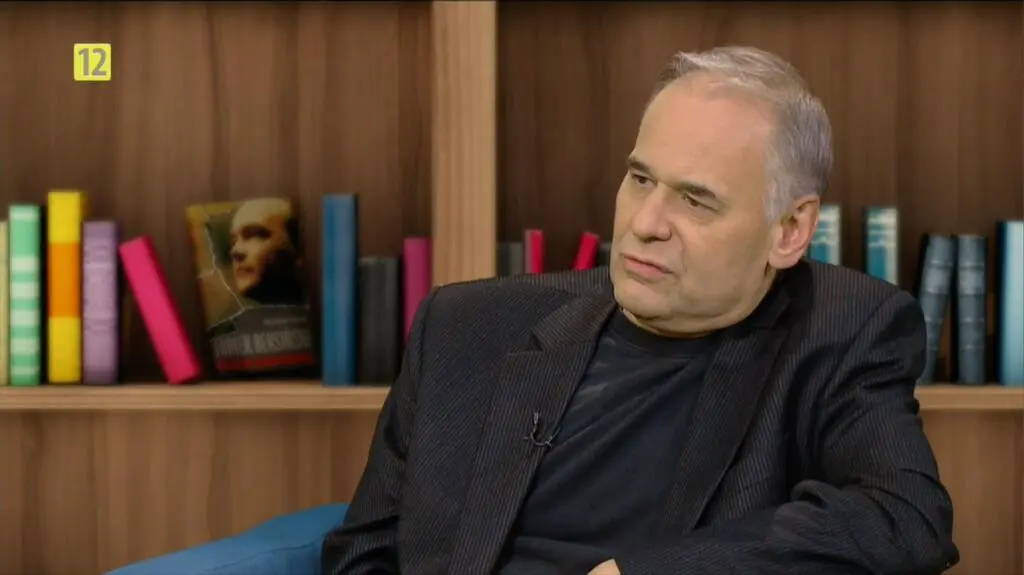 "Tomek odczuwał cień ojca". Weiss o młodym Beksińskim