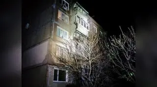 Ostrzelany budynek w Nikopolu 