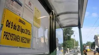 Kartka informacyjna na przystanku