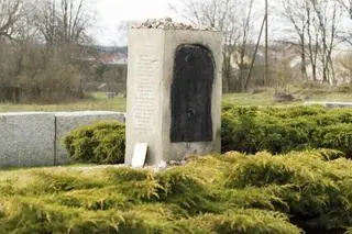 Pomnik ofiar w Jedwabnem