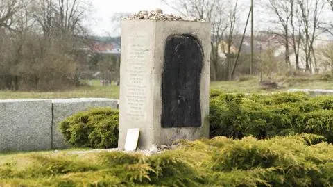 Pomnik ofiar w Jedwabnem