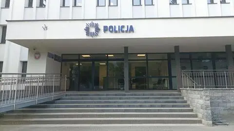 Chciała poskarżyć się policjantom na brawurową jazdę taksówkarza. Przyszła z dzieckiem, była pijana