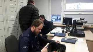 Motorowerzysta na komendzie