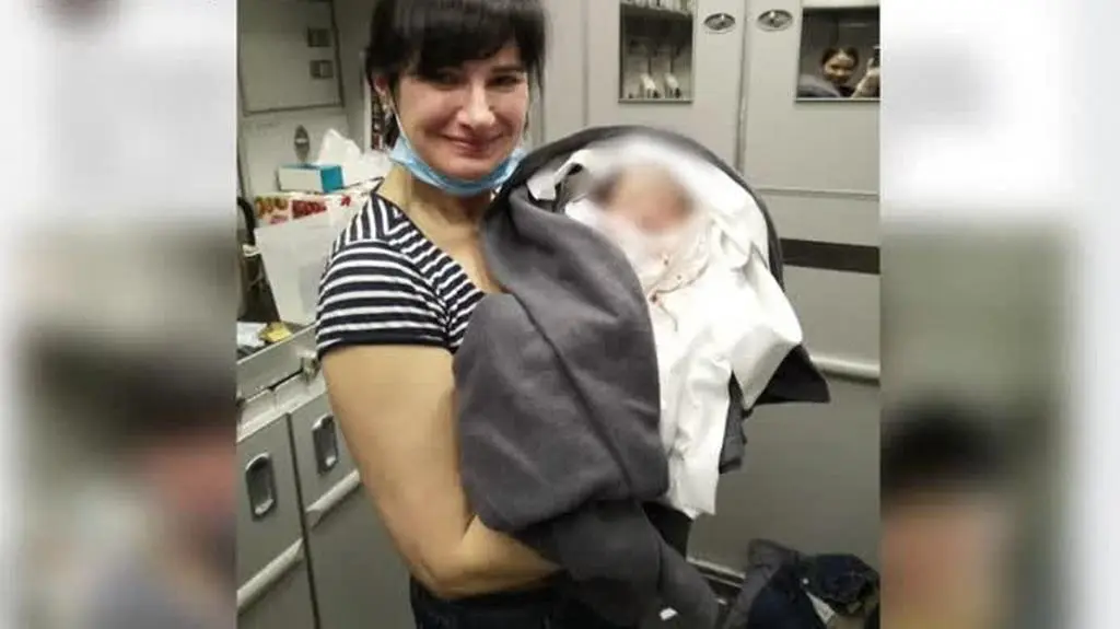 Dziecko urodzone w samolocie