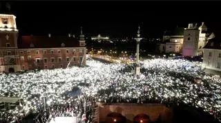 Pro-EU demonstration in Warsaw gathered more than 100,000 people