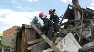 Strażacy wykonują swoje obowiązki