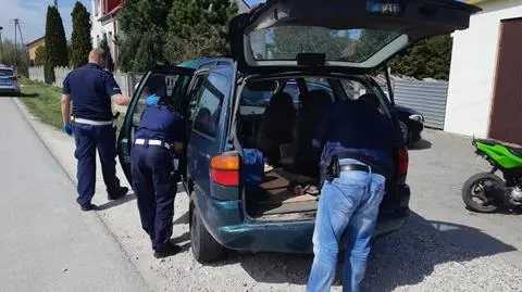 Uciekał, bo powinien być w więzieniu. Ukrył się w kurniku