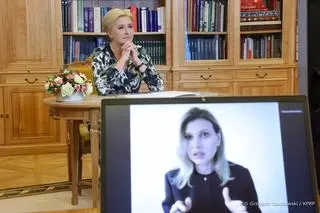 Zdalna rozmowa Agaty Kornhauser–Dudy i Ołeny Zełenskiej