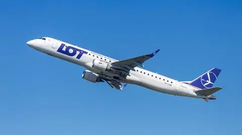 lot embraer 195 Markus Mainka shutterstock_2638459995